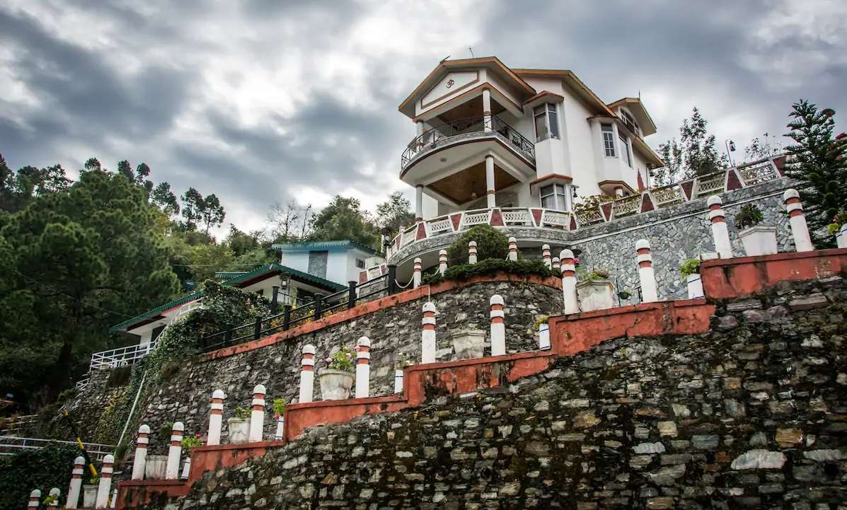 A Mountain view Cozy Cottage Stay in Chail